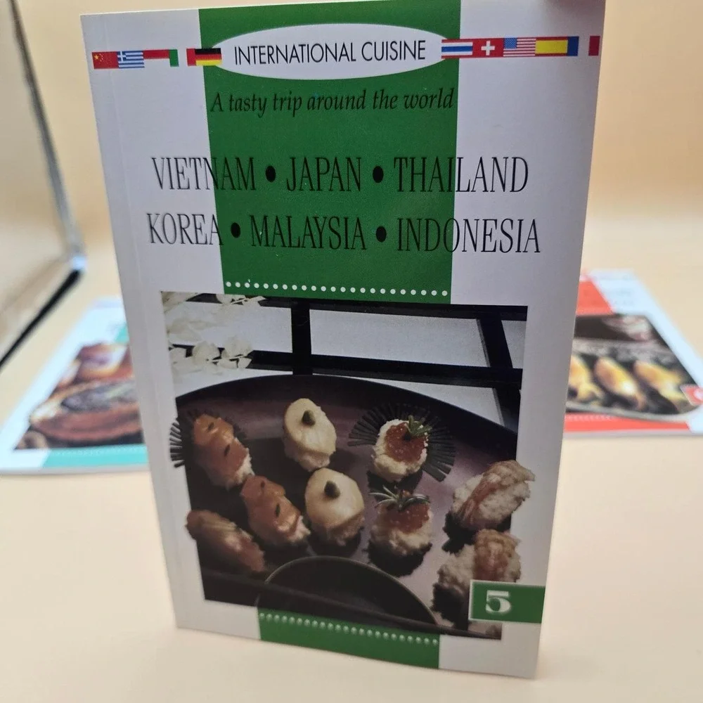 Vintage International Cuisine Cookbook Set of 7‎ Vol Marshall Cavendish 1992